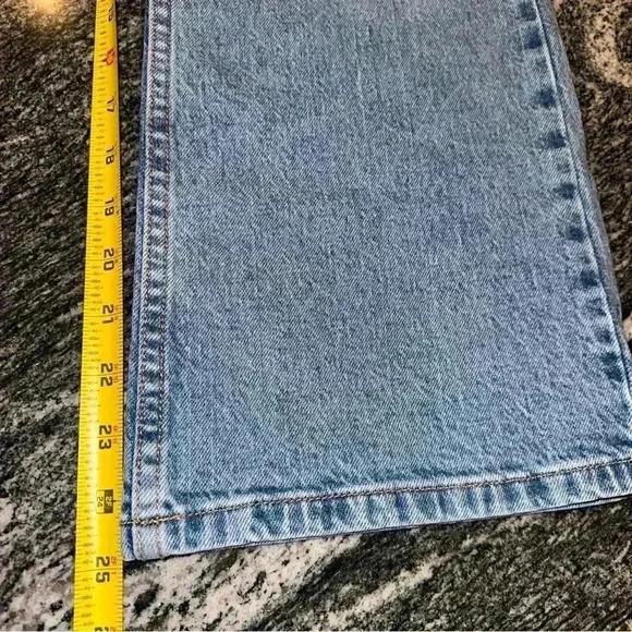 ASOS DESIGN Women's  High Rise Relaxed Dad Jeans In Light Wash‎ 28x32 - Picture 5 of 7